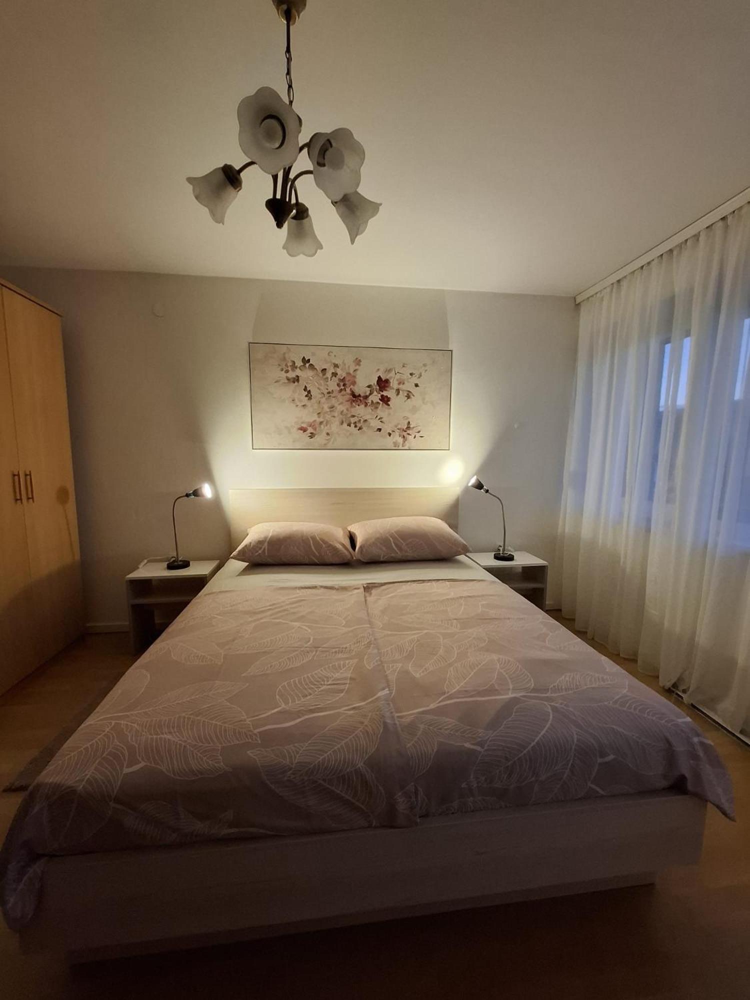 Apartment Tonio - Right On The Main Square Gospić Dış mekan fotoğraf